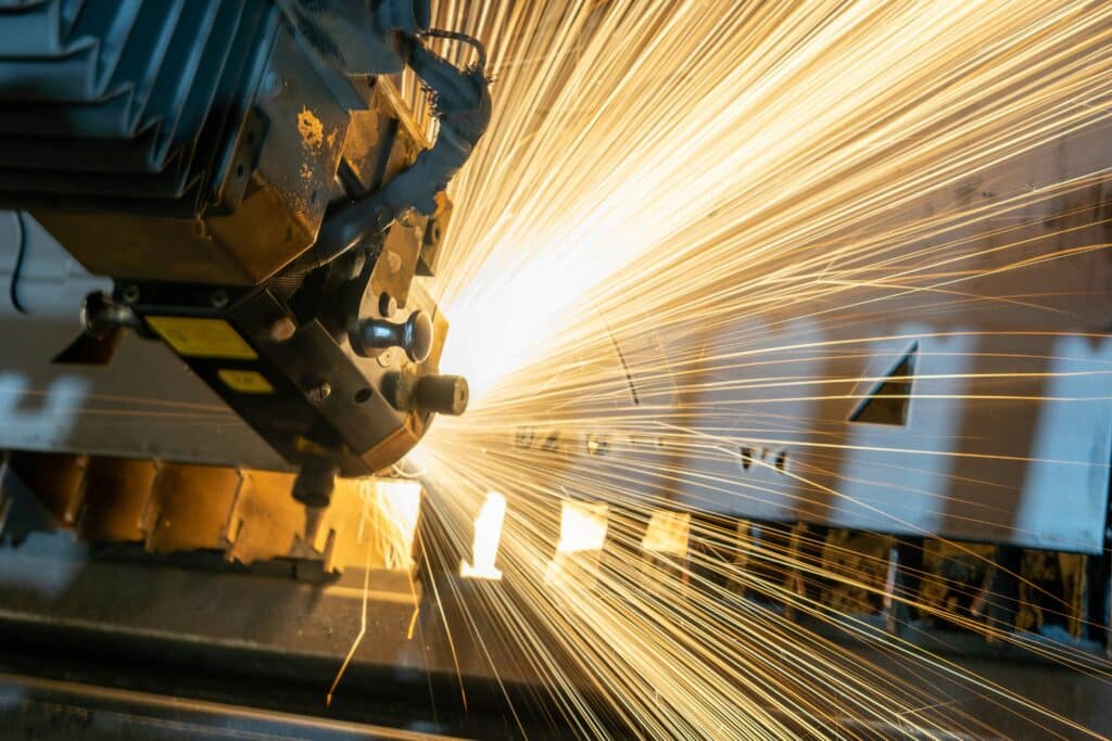 clayton-cardinalli-hkJNx0EDbjE-unsplash manufacturing business loans